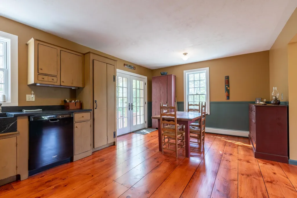 24 Liberty Street South Berwick ME 03908