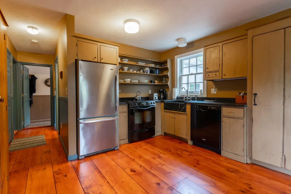24 Liberty Street South Berwick ME 03908