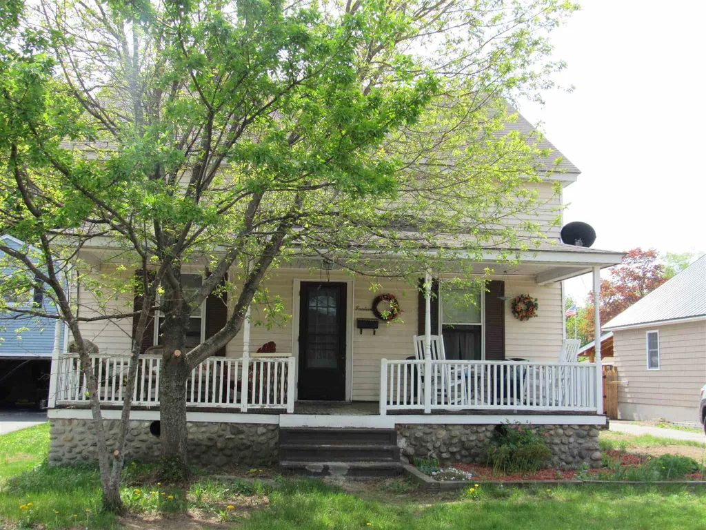 14 Pine Street Gorham NH 03581