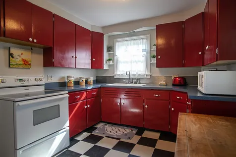 194 Maple Street Brattleboro VT 05301