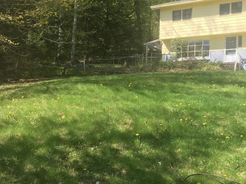 12 Ivy Lane Plymouth NH 03264