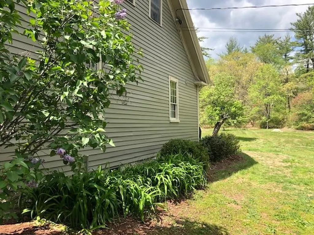 695 Suncook Valley Highway Epsom NH 03234