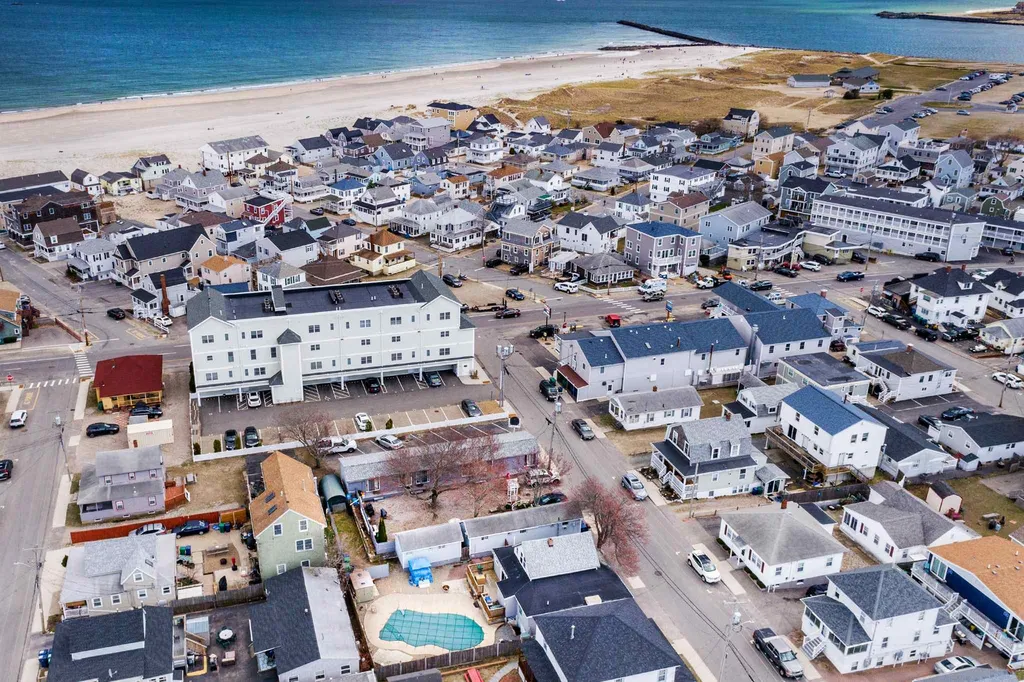 2 - 4 P Street Hampton NH 03842
