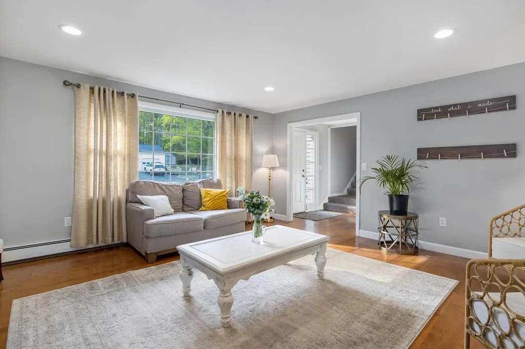 12 Harding Road Portsmouth NH 03801