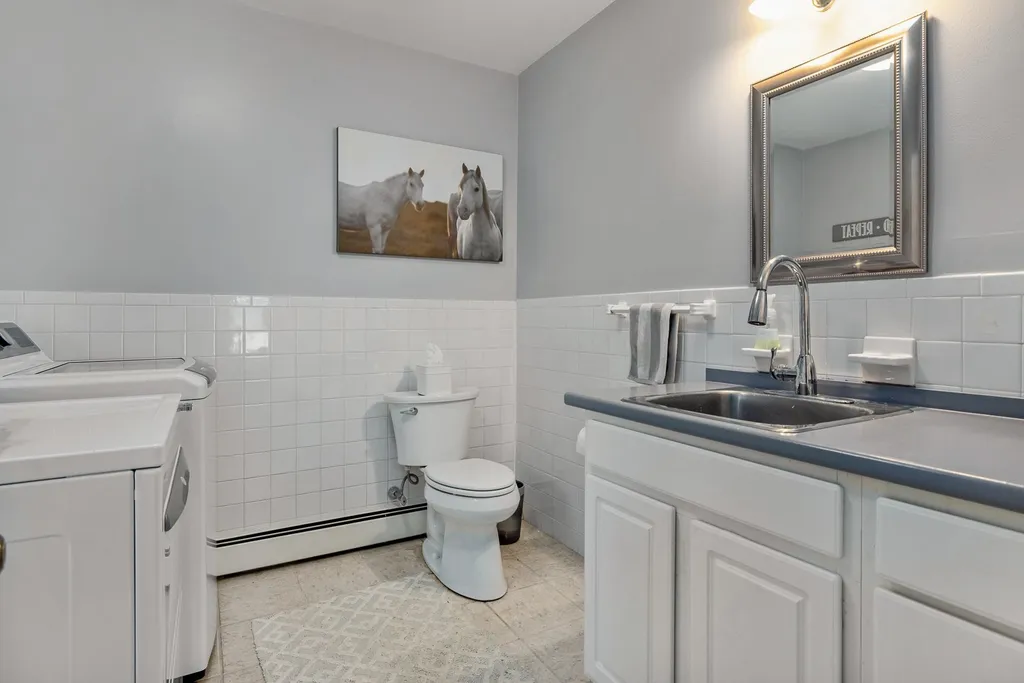 12 Harding Road Portsmouth NH 03801