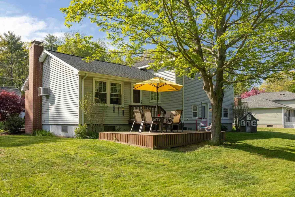 12 Harding Road Portsmouth NH 03801