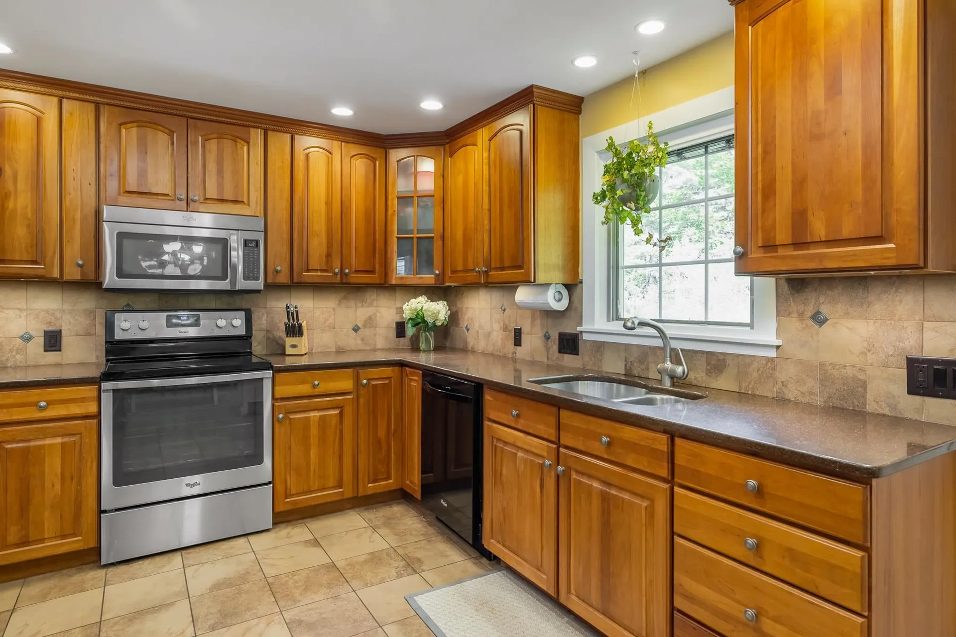 12 Harding Road Portsmouth NH 03801