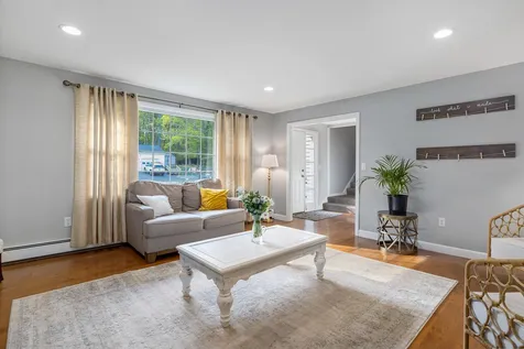 12 Harding Road Portsmouth NH 03801