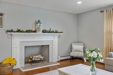 12 Harding Road Portsmouth NH 03801