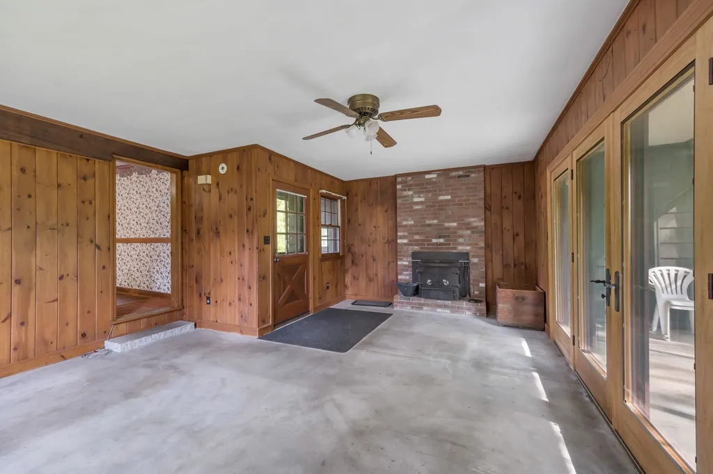 412 3rd Range Road Pembroke NH 03275