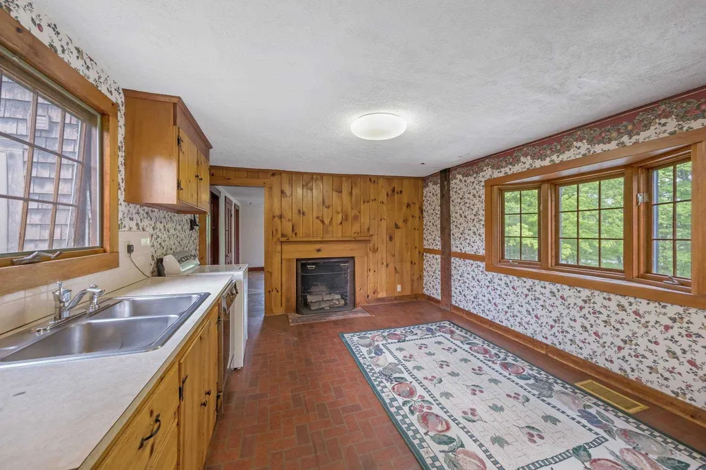 412 3rd Range Road Pembroke NH 03275