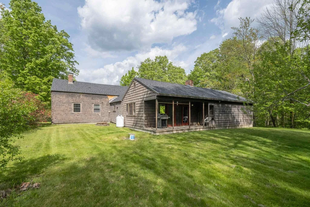 412 3rd Range Road Pembroke NH 03275