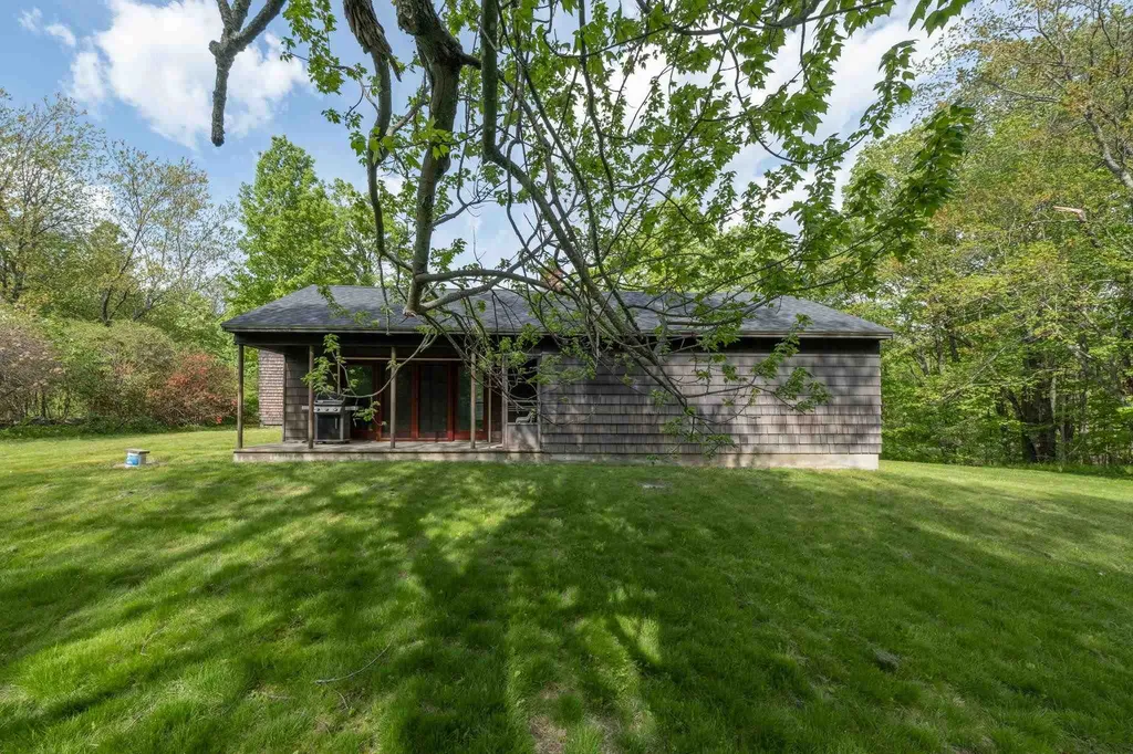 412 3rd Range Road Pembroke NH 03275