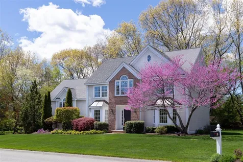 10 Playhouse Circle Hampton NH 03842