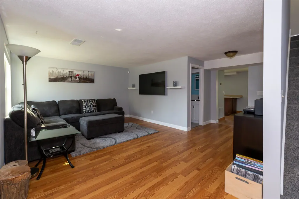 11 Arlington Street Merrimack NH 03054