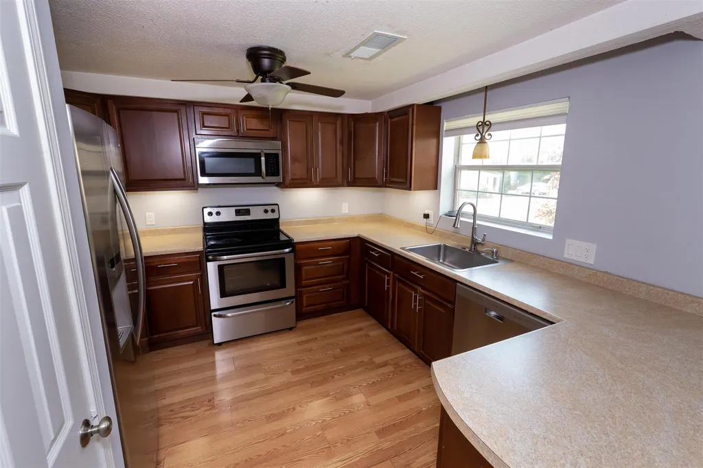 11 Arlington Street Merrimack NH 03054