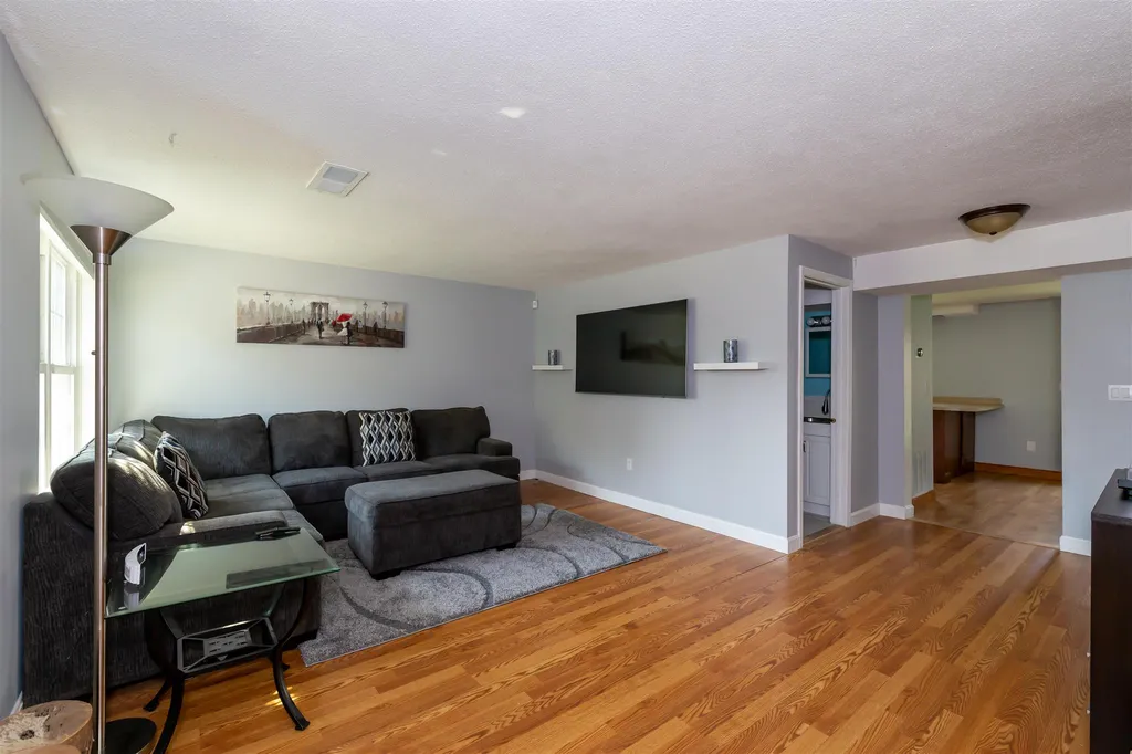 11 Arlington Street Merrimack NH 03054