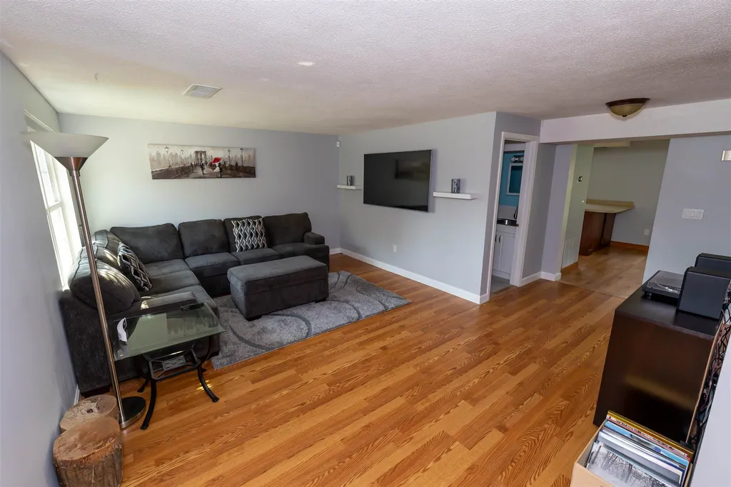 11 Arlington Street Merrimack NH 03054
