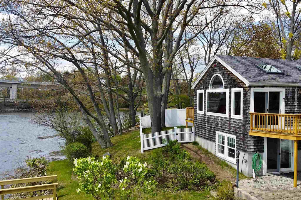32 Mendum Avenue Kittery ME 03904