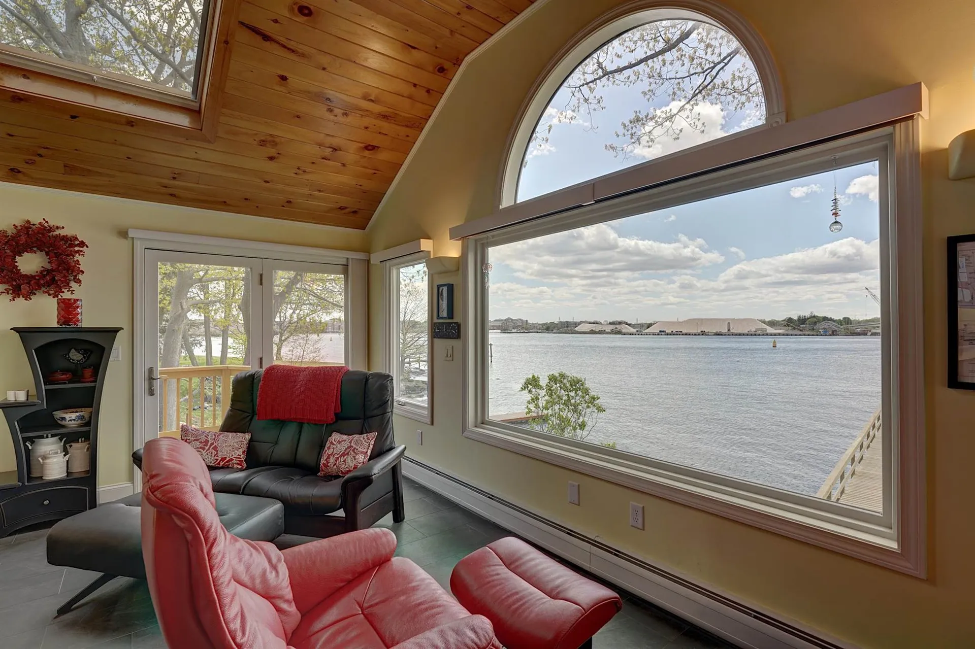 32 Mendum Avenue Kittery ME 03904