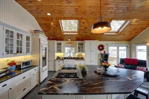 32 Mendum Avenue Kittery ME 03904