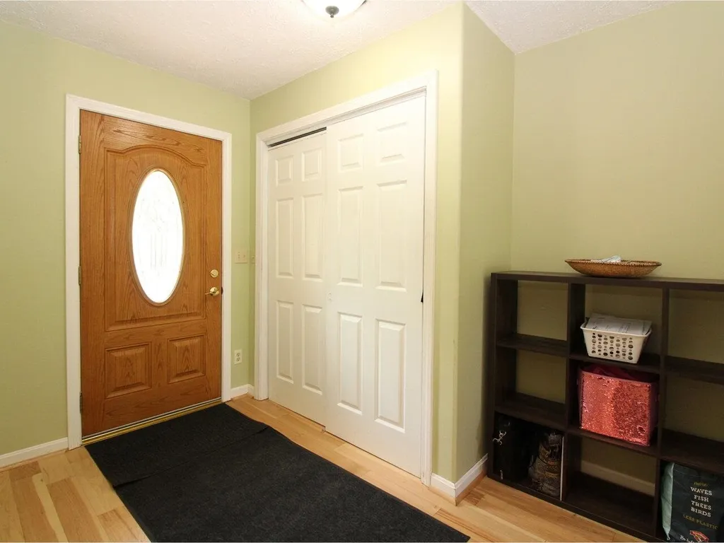 7 Thomas Lane Essex VT 05452