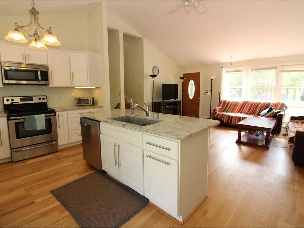 7 Thomas Lane Essex VT 05452