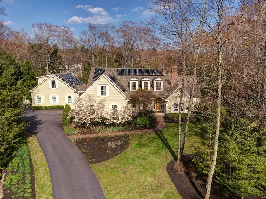 16 Squier Drive North Hampton NH 03862