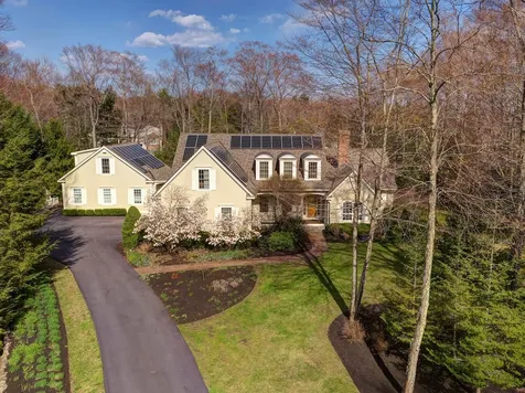 16 Squier Drive North Hampton NH 03862