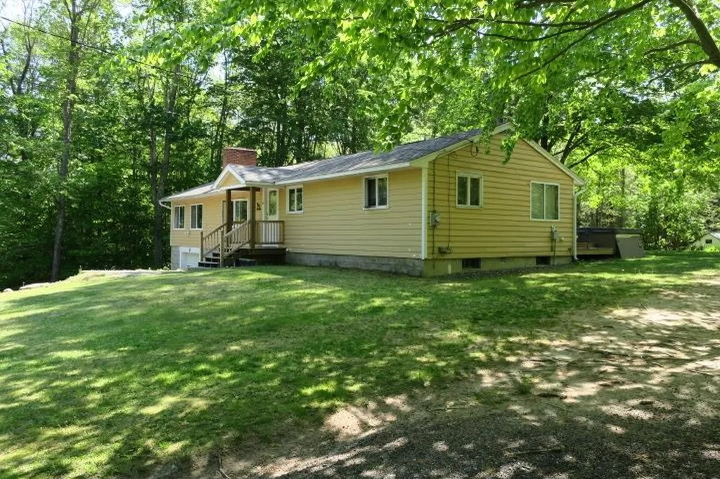 47 Grant Road Newmarket NH 03857