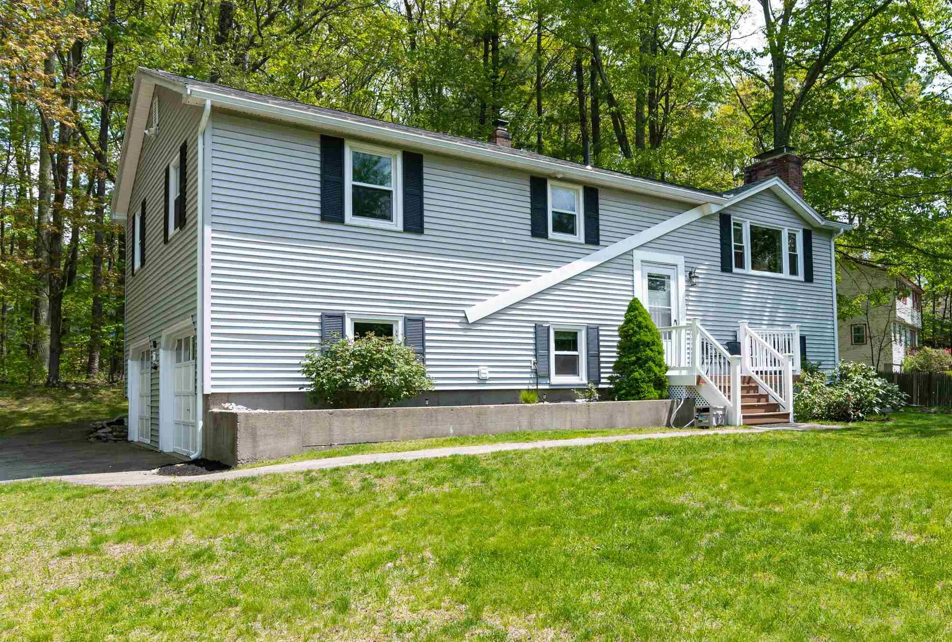 2 Steven Avenue Derry NH 03038