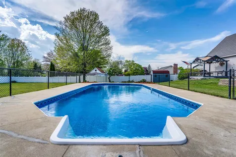 5 Wentworth Avenue Rochester NH 03867