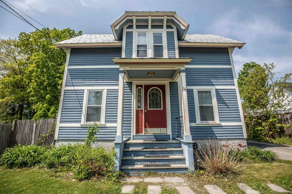 16 Newman Street Hillsborough NH 03244