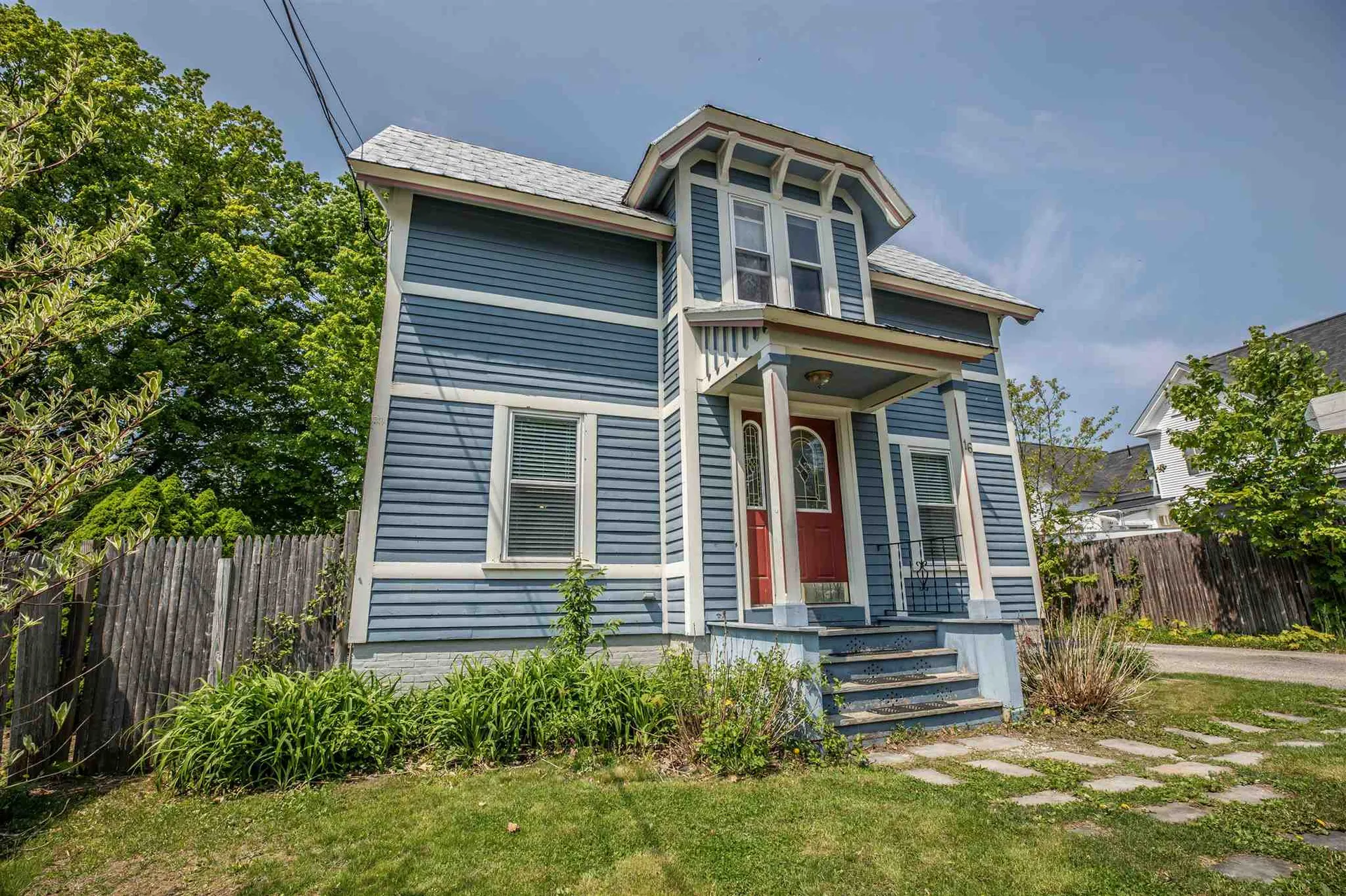 16 Newman Street Hillsborough NH 03244