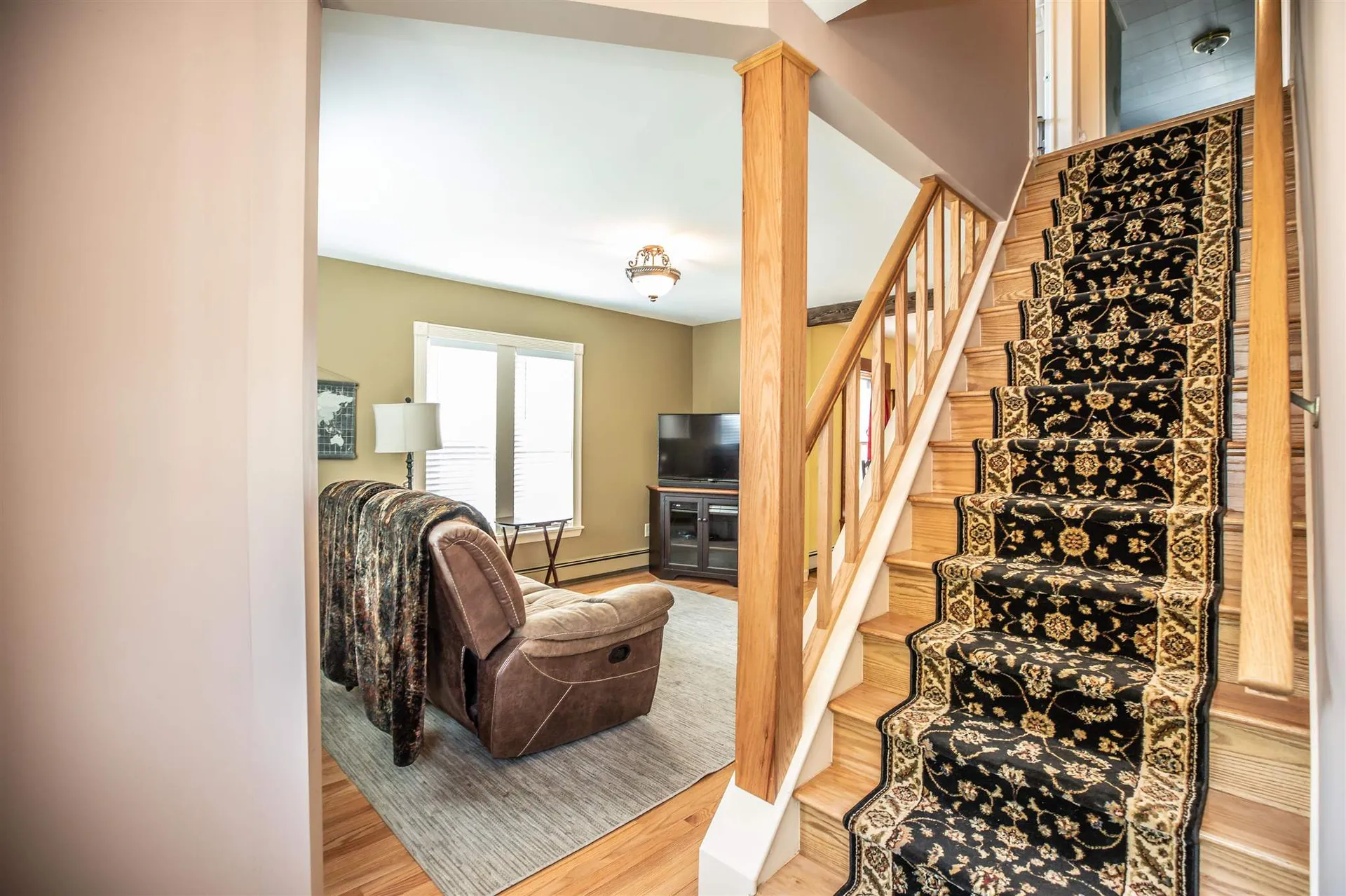 16 Newman Street Hillsborough NH 03244
