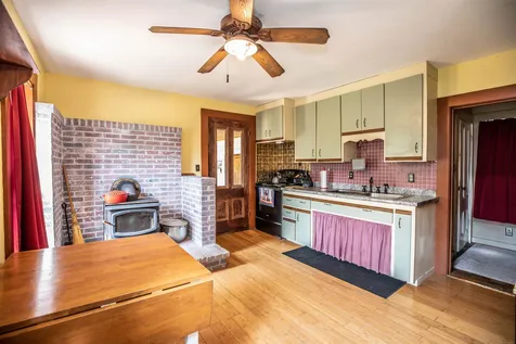 16 Newman Street Hillsborough NH 03244