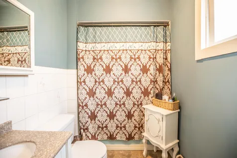 16 Newman Street Hillsborough NH 03244