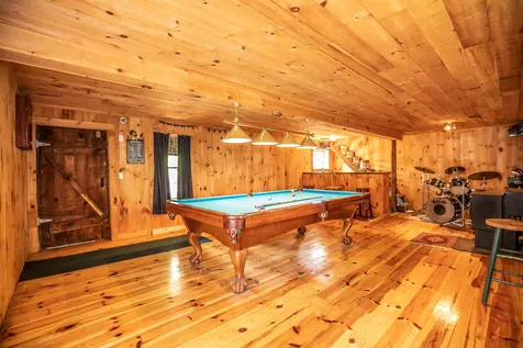16 Newman Street Hillsborough NH 03244