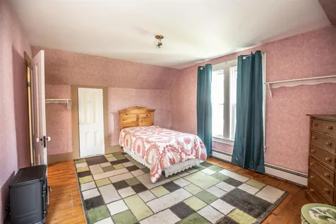 16 Newman Street Hillsborough NH 03244