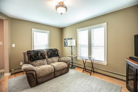 16 Newman Street Hillsborough NH 03244