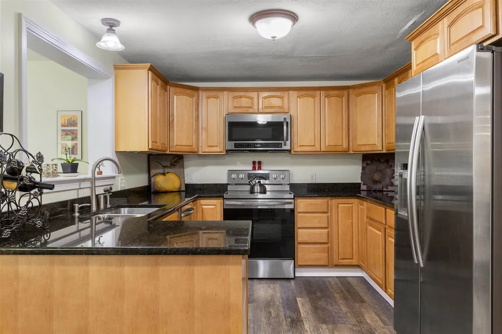 49 Grey Rock Road Bedford NH 03110