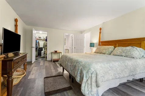 49 Grey Rock Road Bedford NH 03110