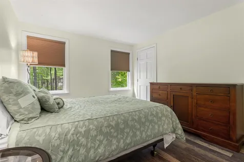 49 Grey Rock Road Bedford NH 03110