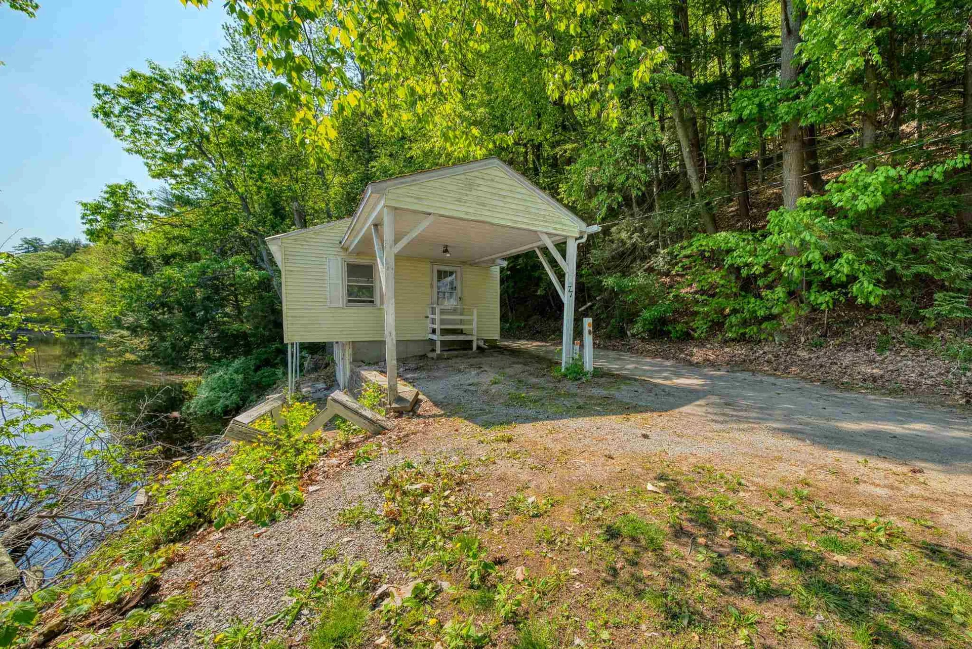 77 Cove Street Goffstown NH 03045
