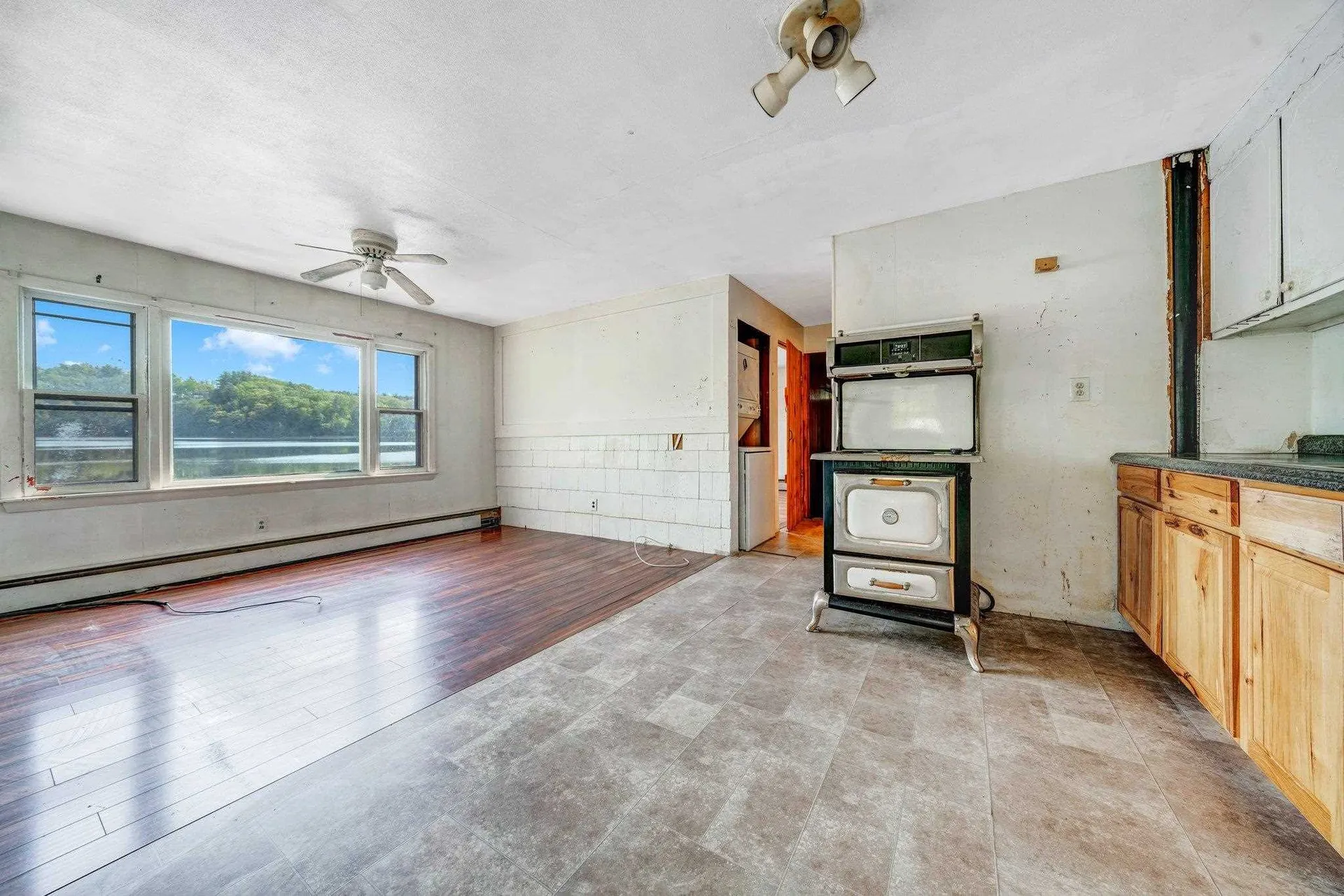 77 Cove Street Goffstown NH 03045