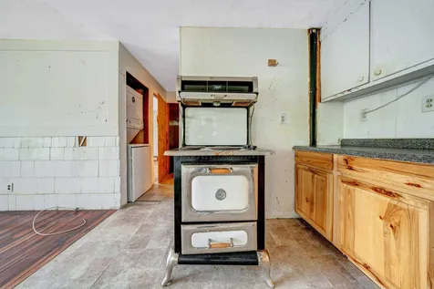 77 Cove Street Goffstown NH 03045