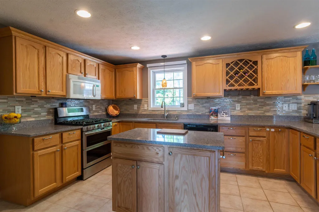34 Sandy Brook Street Manchester NH 03103