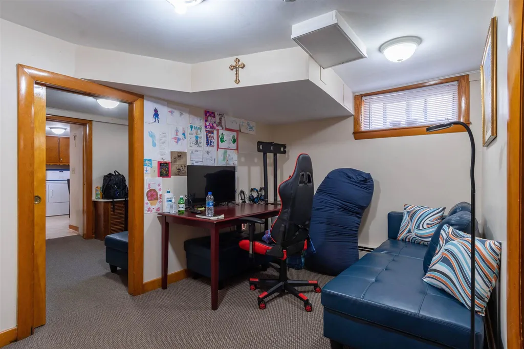 63 Lund Street Nashua NH 03060