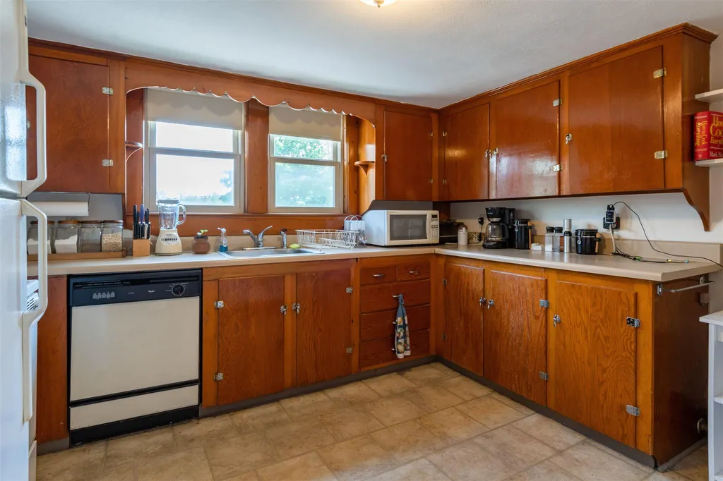 63 Lund Street Nashua NH 03060