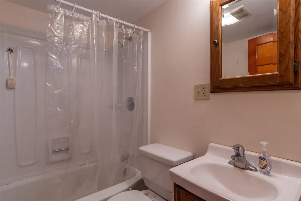 63 Lund Street Nashua NH 03060